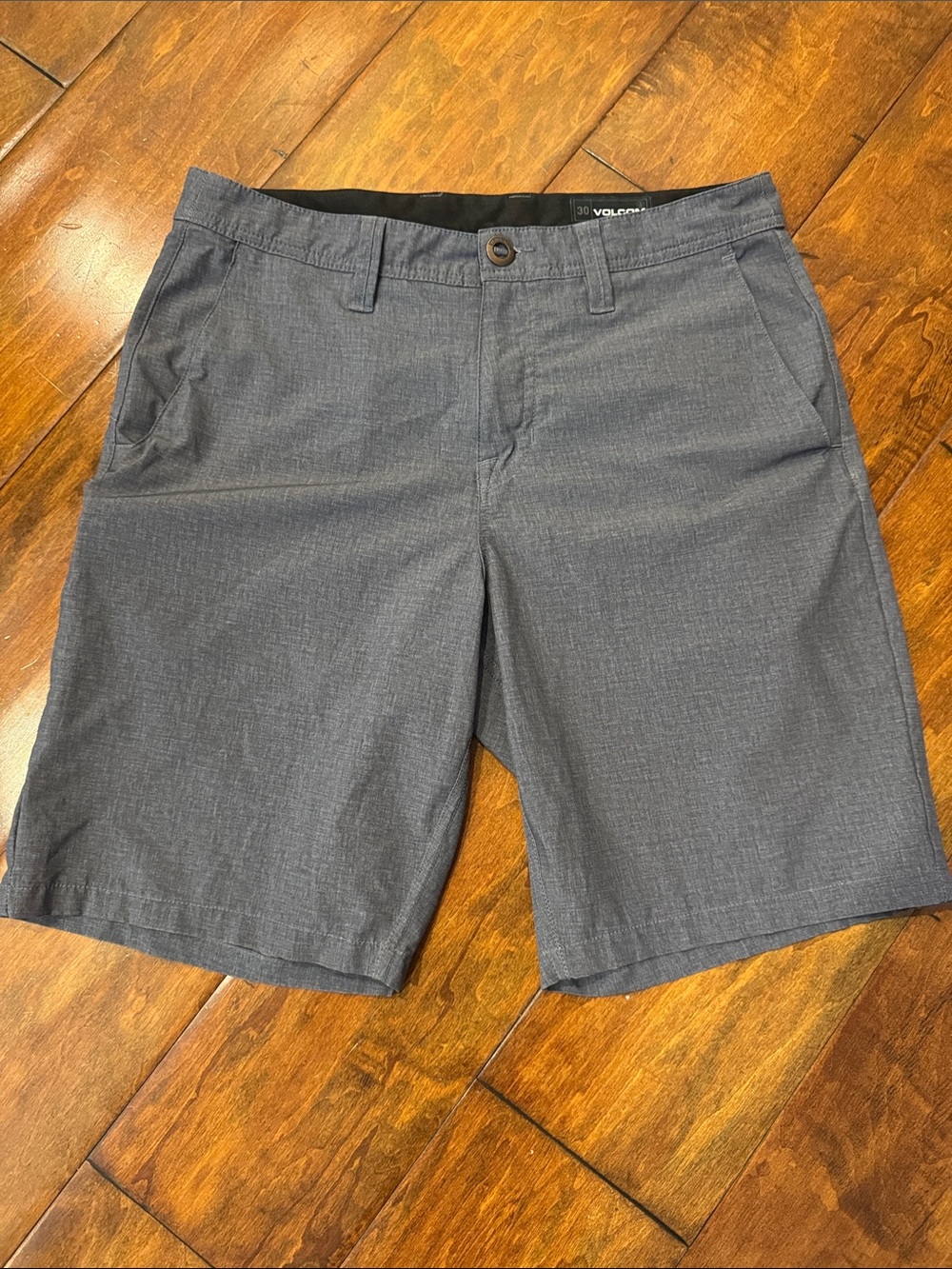 Volcom Men's 30 Blue Gray Casual Shorts for land or water